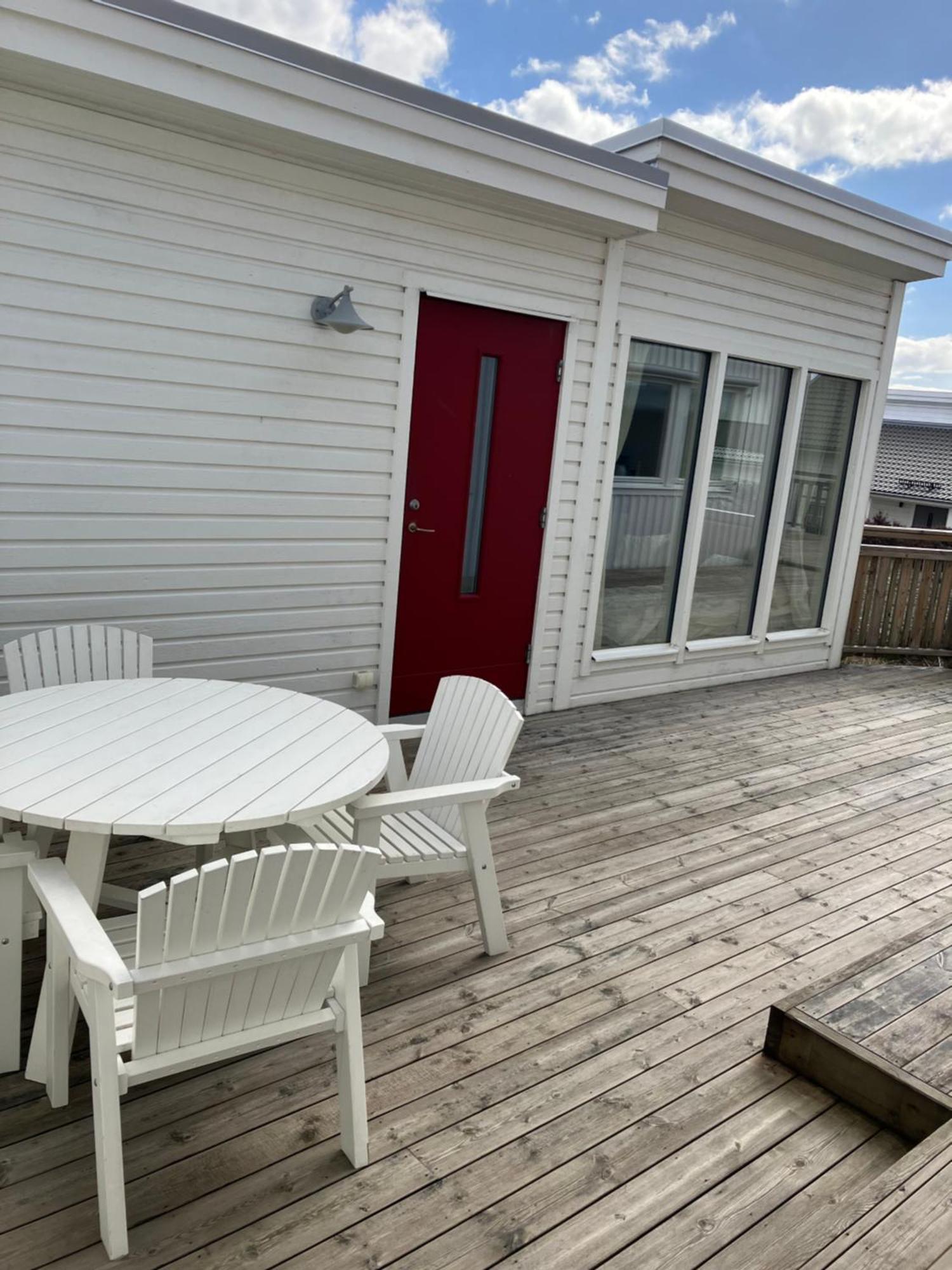 Eget Gaesthus I Vaestkustpaerlan Skaerhamn Vila Exterior foto